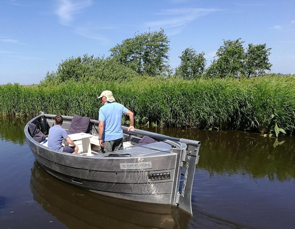 B&B Het Herenhuys Aan De Historische Gracht Van Kollum Ngoại thất bức ảnh